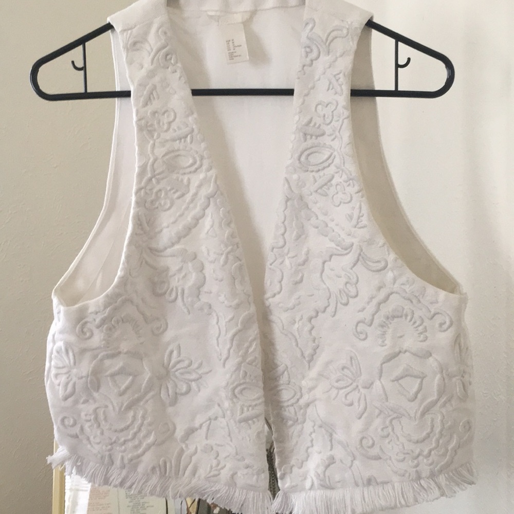 Woman’s vest floral with fringe